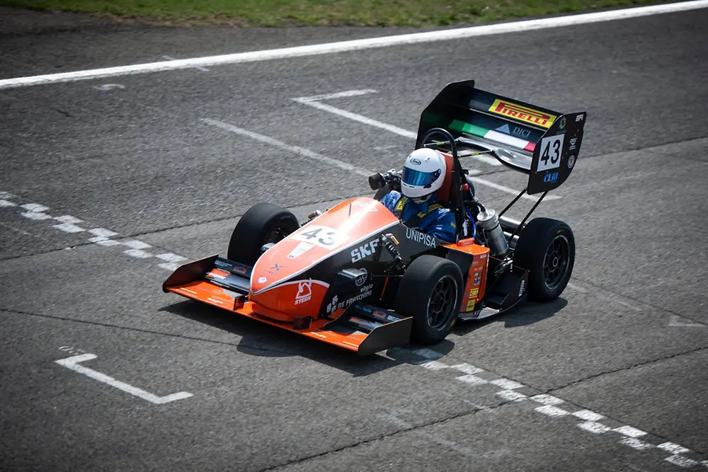 I prodotti di Henkel al servizio dei team italiani della Formula Sae