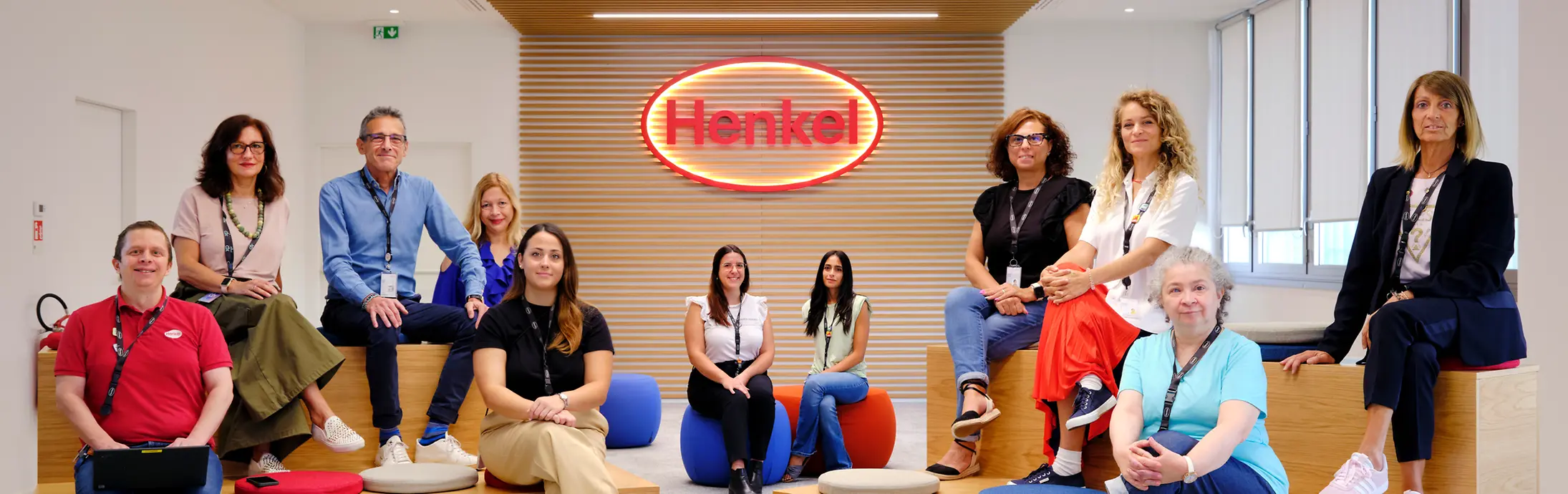 Henkel Italia, sala Agorà con persone